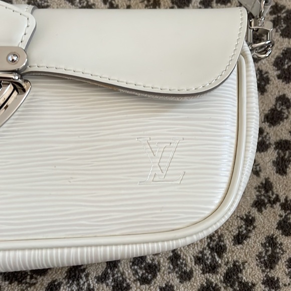 Louis Vuitton Epi Leather Montaigne Clutch Bag - Picture 6 of 15